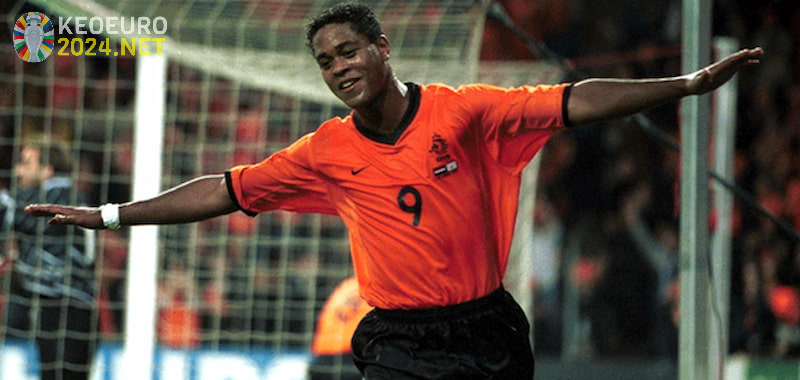 Patrick Kluivert là số 9 đẳng cấp của Hà Lan với 6 bàn thắng tại Euro