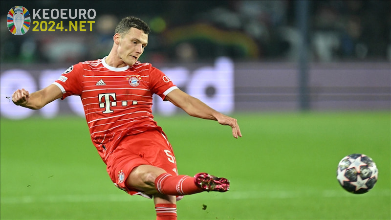 Benjamin Pavard vẫn đang là hậu vệ phải số 1 của Bayern Munich